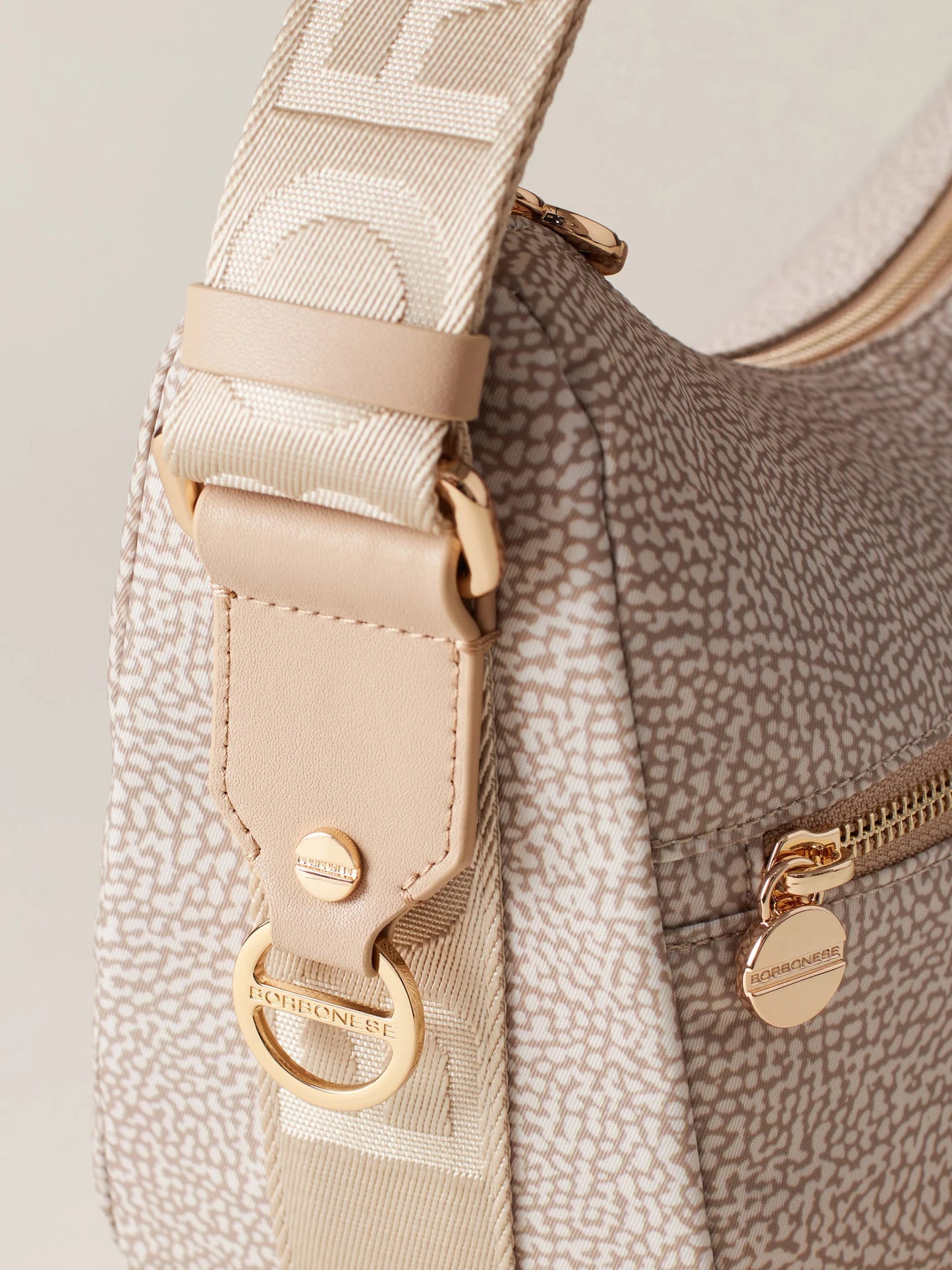 LUNA BAG MIDDLE Sabbia Hobo di Tessuto riciclato OP e Pelle